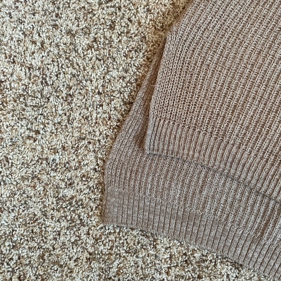 BP sweater - Picture 2 of 4